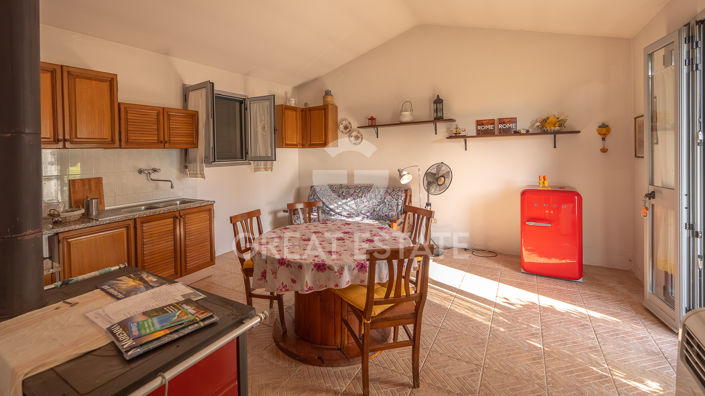 Image No.36-6 Bed Vineyard for sale