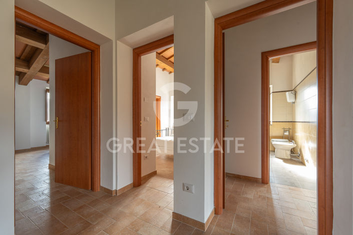 Image No.36-8 Bed Country House for sale