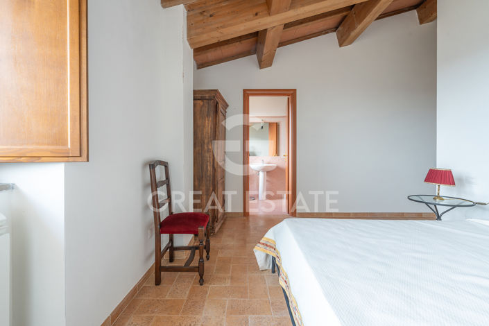 Image No.40-8 Bed Country House for sale