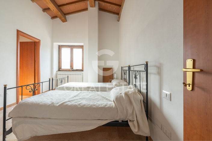 Image No.44-8 Bed Country House for sale