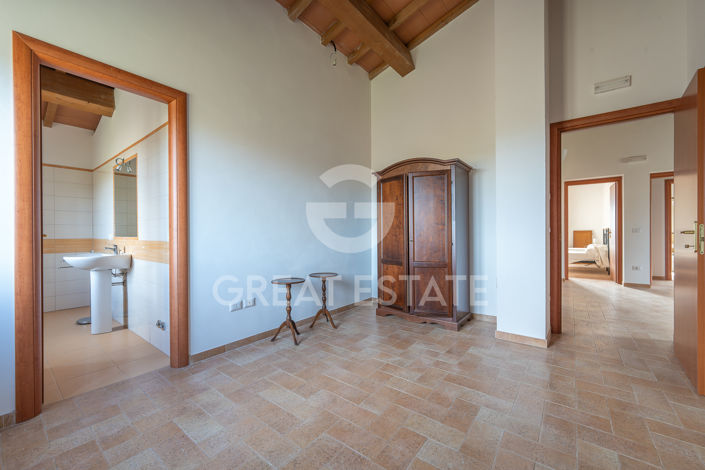 Image No.46-8 Bed Country House for sale