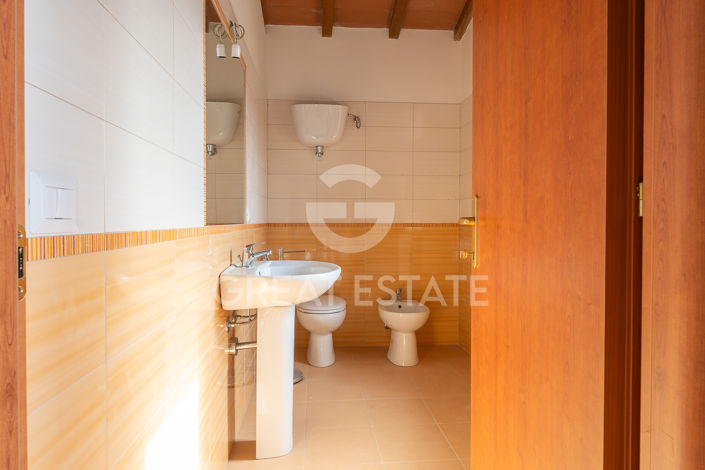 Image No.50-8 Bed Country House for sale