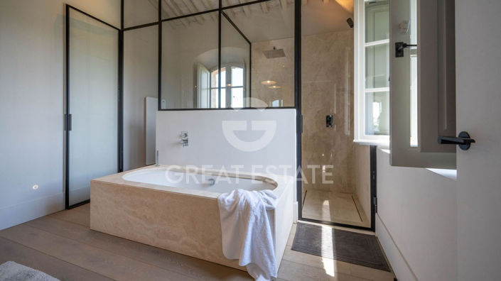 Image No.24-4 Bed Country House for sale