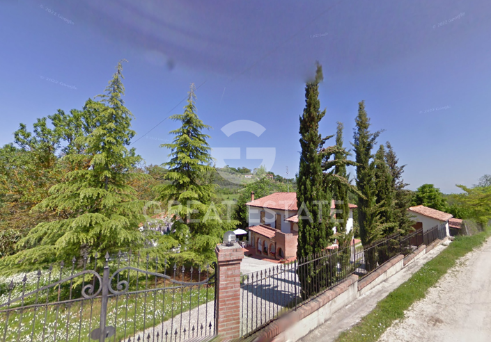 Image No.17-3 Bed Country House for sale