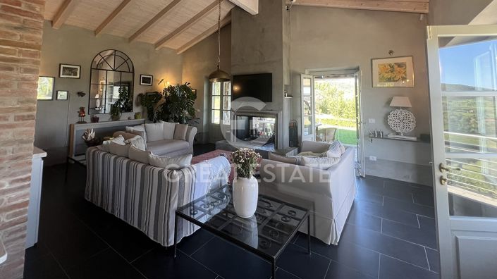 Image No.13-1 Bed Country House for sale