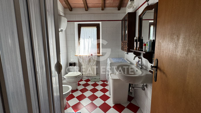 Image No.21-2 Bed Country House for sale