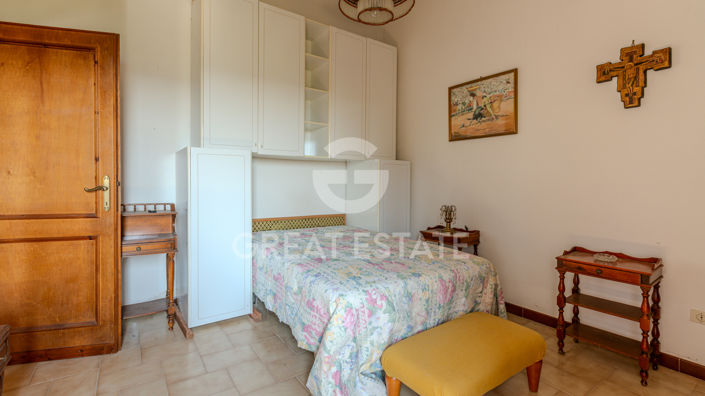 Image No.37-5 Bed Country House for sale