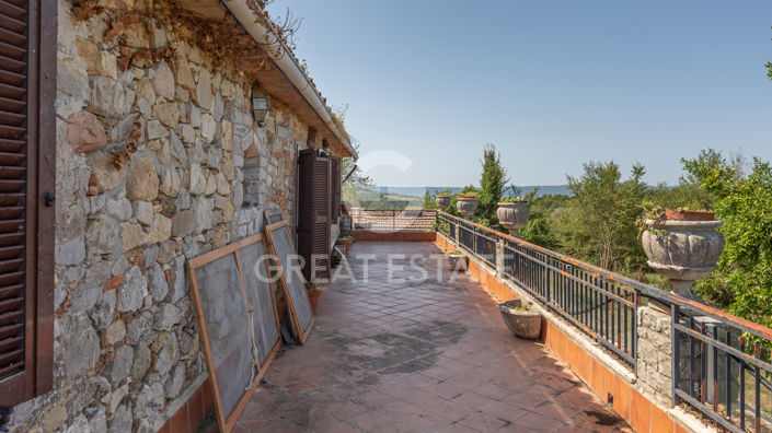 Image No.9-5 Bed Country House for sale