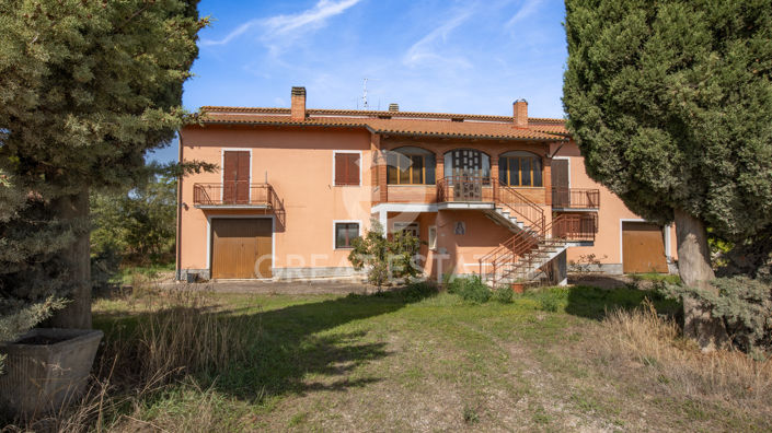 Image No.2-Maison de campagne de 6 chambres à vendre à Castiglione del Lago