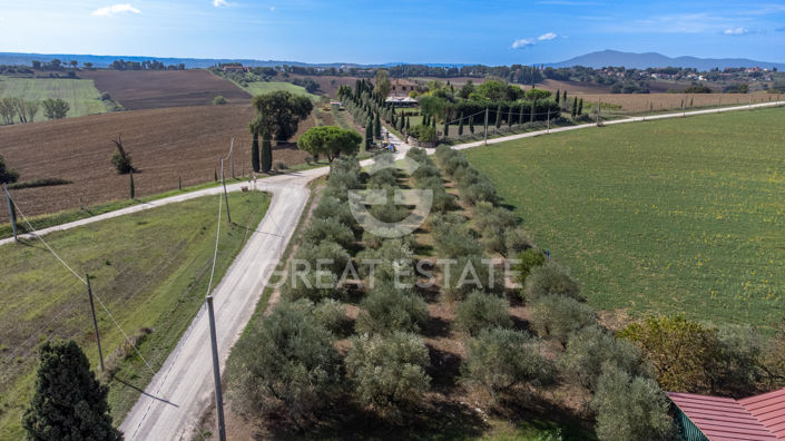 Image No.3-Maison de campagne de 6 chambres à vendre à Castiglione del Lago