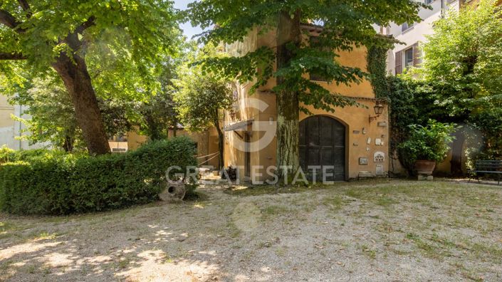 Image No.11-24 Bed Chateaux for sale