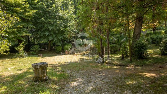 Image No.19-24 Bed Chateaux for sale