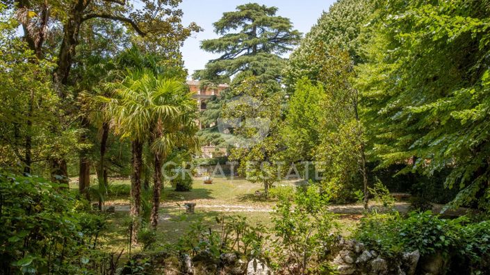 Image No.22-24 Bed Chateaux for sale