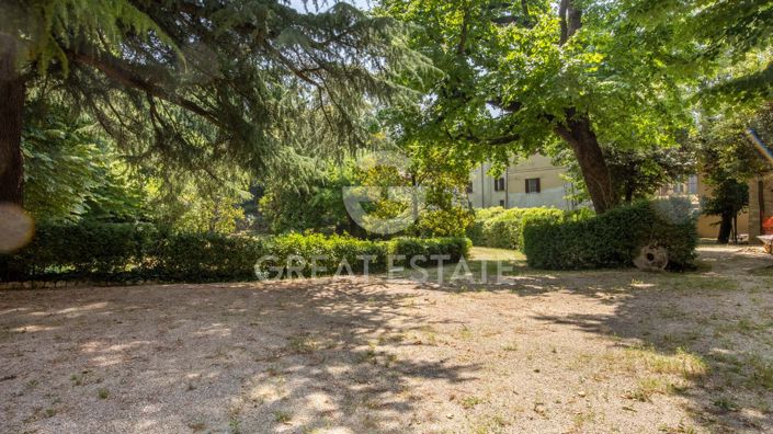 Image No.28-24 Bed Chateaux for sale