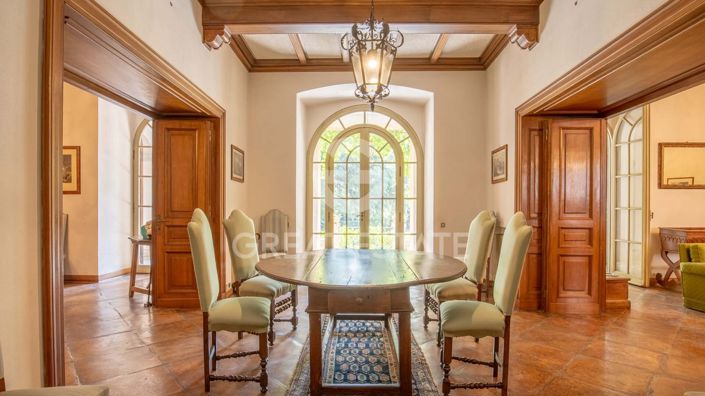 Image No.33-24 Bed Chateaux for sale