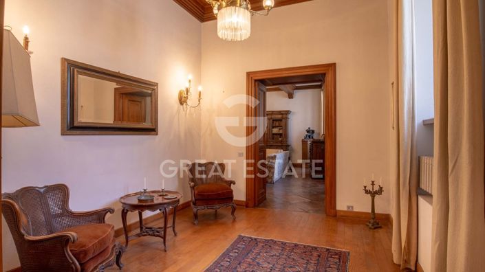 Image No.41-24 Bed Chateaux for sale