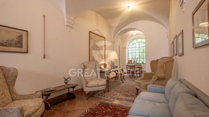 Image No.43-24 Bed Chateaux for sale