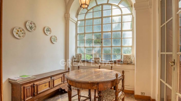 Image No.45-24 Bed Chateaux for sale