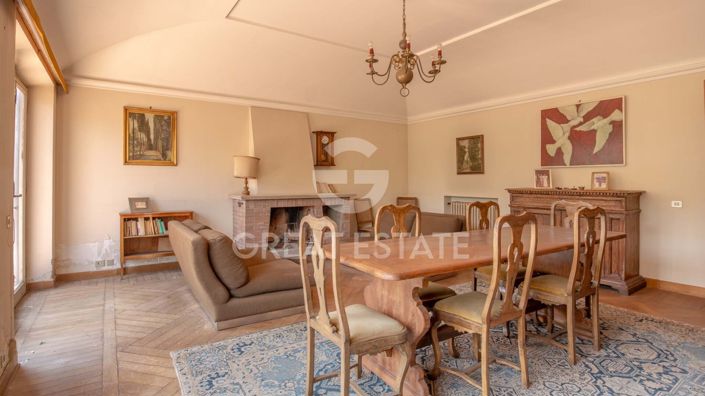 Image No.51-24 Bed Chateaux for sale