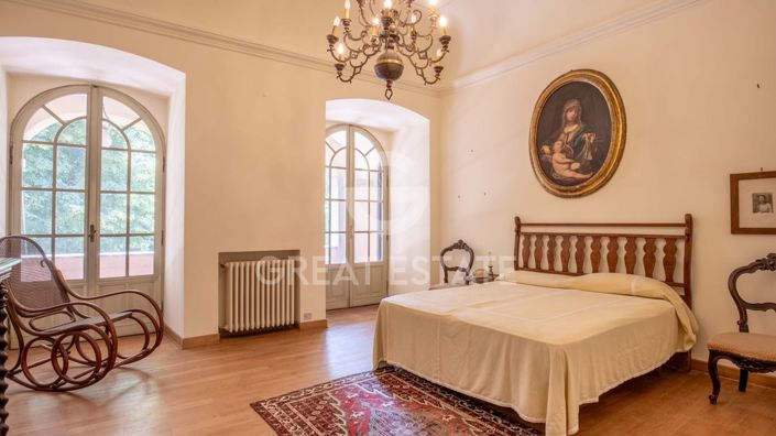 Image No.53-24 Bed Chateaux for sale