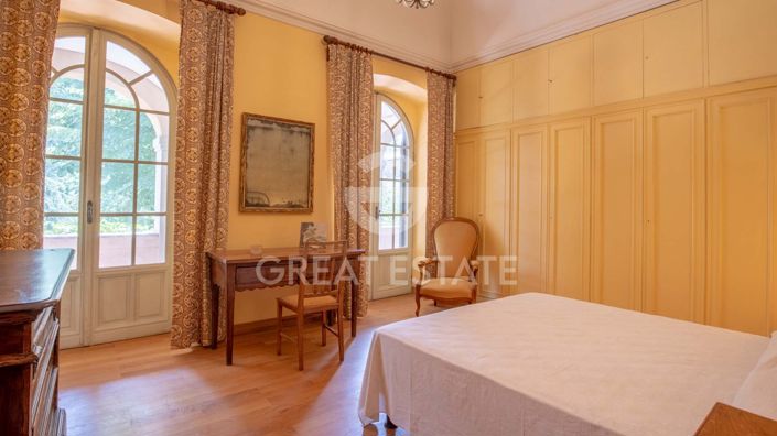 Image No.56-24 Bed Chateaux for sale