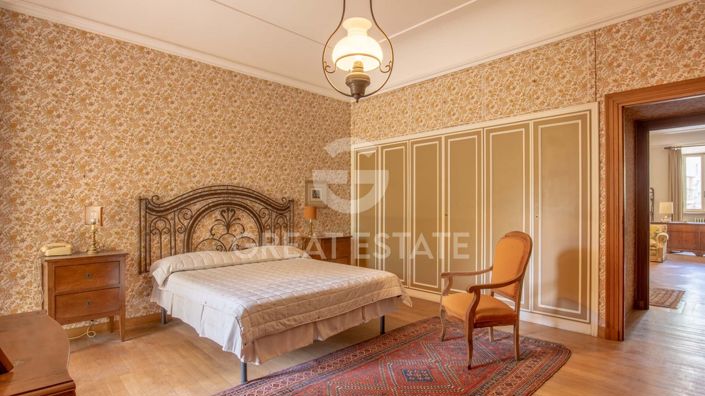 Image No.59-24 Bed Chateaux for sale