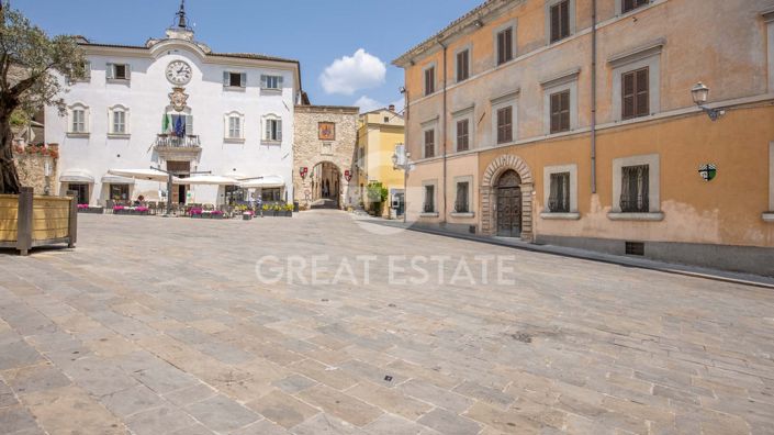 Image No.7-24 Bed Chateaux for sale