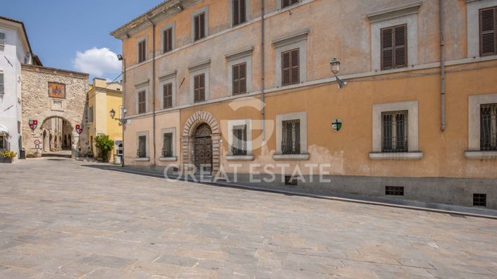 Image No.9-24 Bed Chateaux for sale