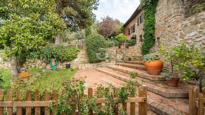 Image No.16-7 Bed Country House for sale