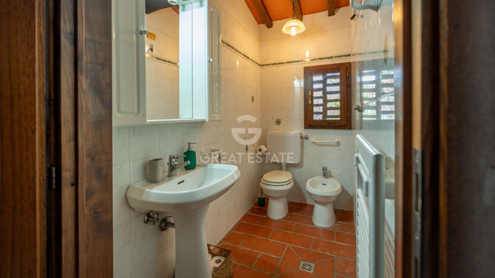 Image No.43-7 Bed Country House for sale