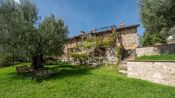 Image No.19-3 Bed Country House for sale