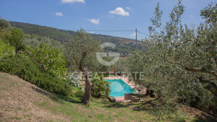 Image No.40-3 Bed Country House for sale