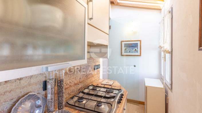 Image No.11-3 Bed Property for sale