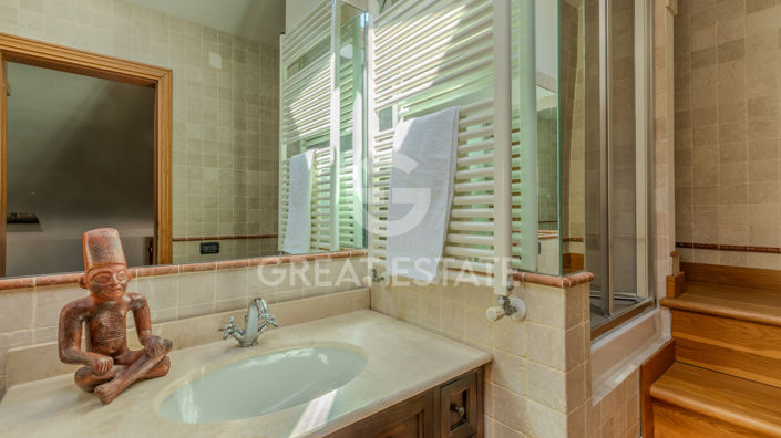 Image No.22-3 Bed Property for sale