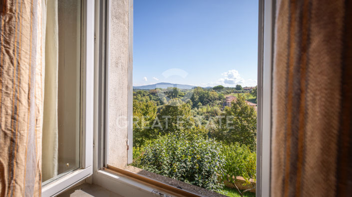 Image No.26-3 Bed Property for sale