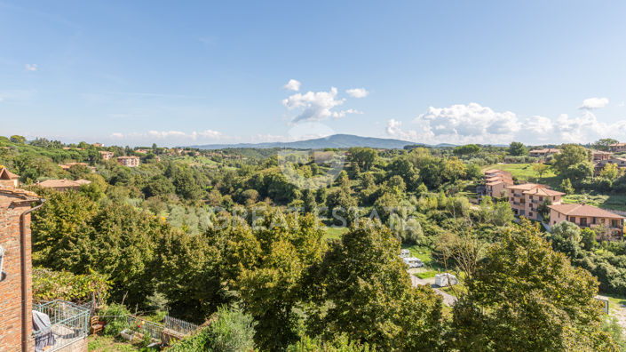 Image No.27-3 Bed Property for sale