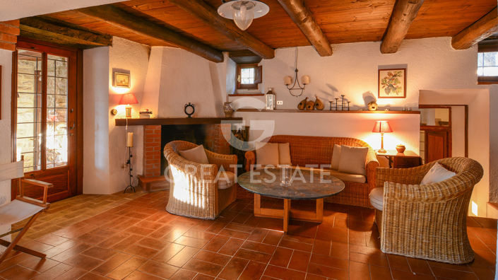 Image No.2-5 Bed Country House for sale