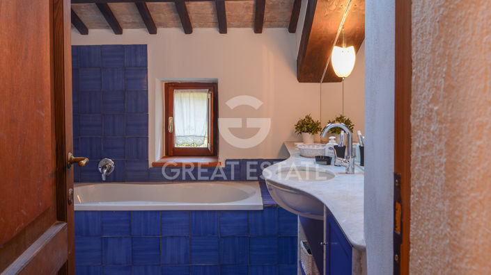 Image No.40-5 Bed Country House for sale