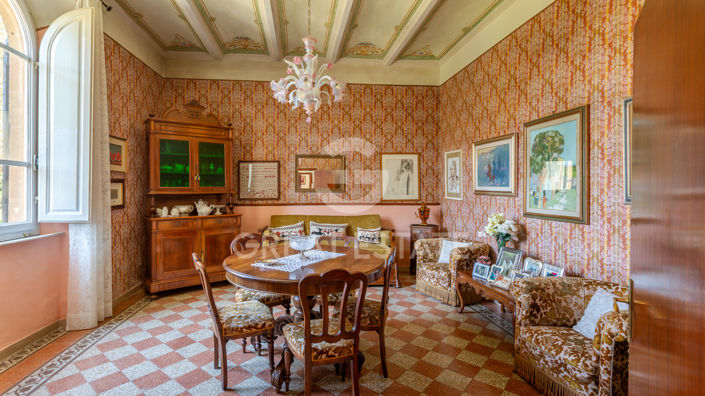 Image No.2-4 Bed Villa for sale