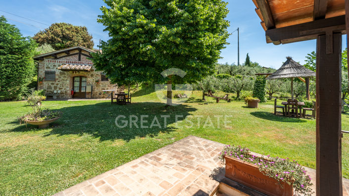 Image No.17-5 Bed Country House for sale