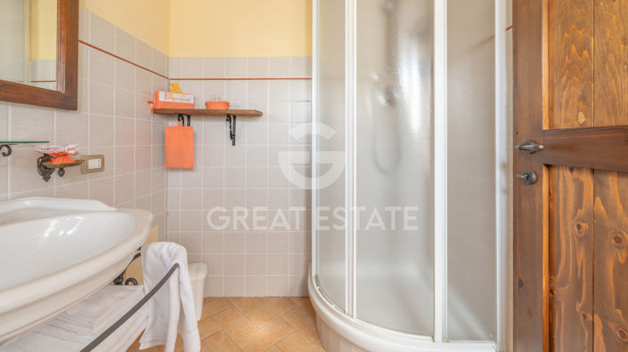 Image No.38-5 Bed Country House for sale