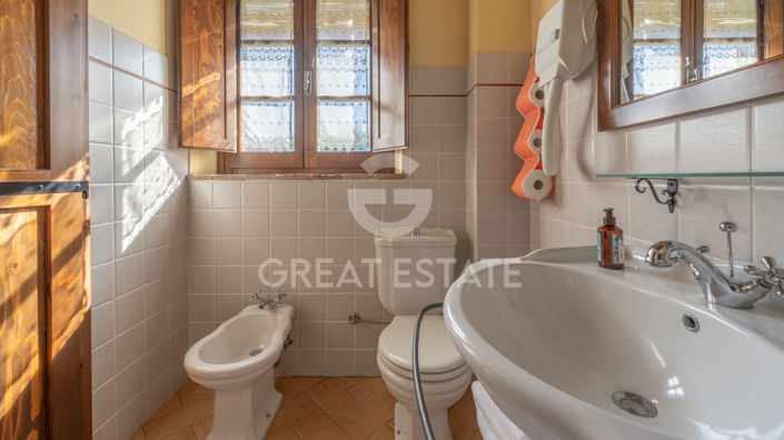 Image No.39-5 Bed Country House for sale