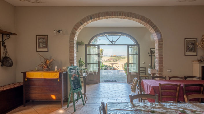 Image No.6-5 Bed Country House for sale