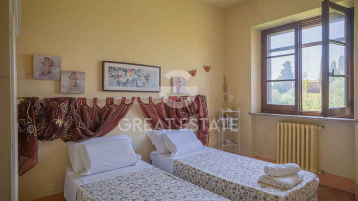 Image No.23-25 Bed Country House for sale