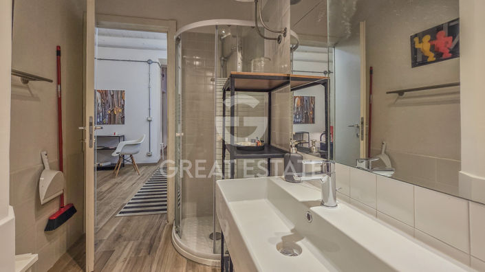 Image No.27-2 Bed Property for sale