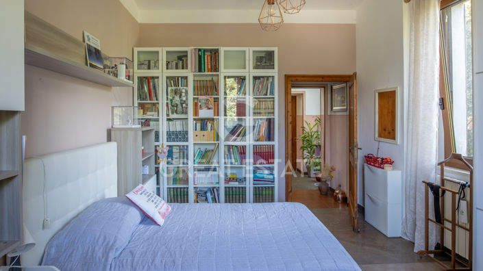 Image No.33-7 Bed Country House for sale