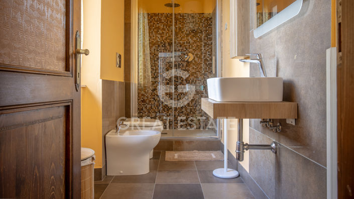 Image No.38-7 Bed Country House for sale