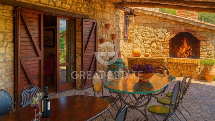 Image No.19-7 Bed Country House for sale