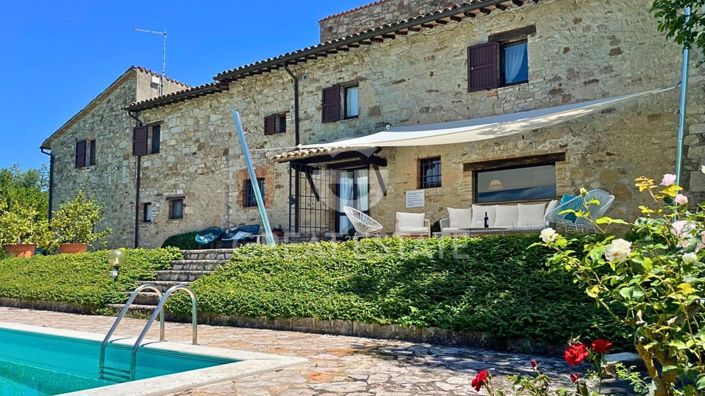 Image No.9-7 Bed Country House for sale