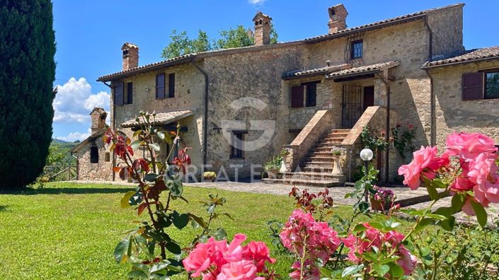 Image No.10-7 Bed Country House for sale